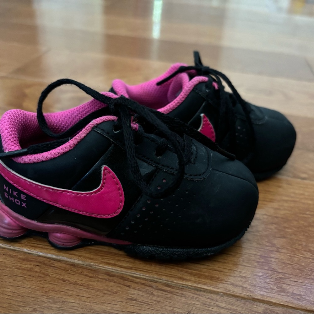 Toddler Girl Nike Shox Size 5